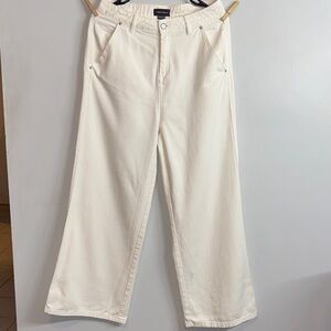 Chic Cream Wide Leg Jeans